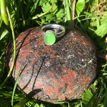 Load image into Gallery viewer, Green sea glass silver ring