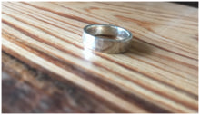 Load image into Gallery viewer, Sterling silver hammered ring