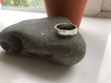 Load image into Gallery viewer, Sterling silver hammered ring
