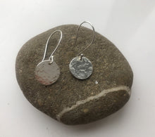 Load image into Gallery viewer, Silver circular dangly earrings