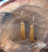 Load image into Gallery viewer, Brass leaf print dangly earrings