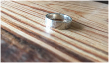Load image into Gallery viewer, Sterling silver hammered ring
