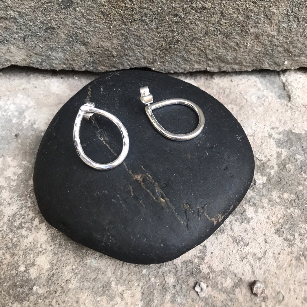 Tear drop silver wire earrings